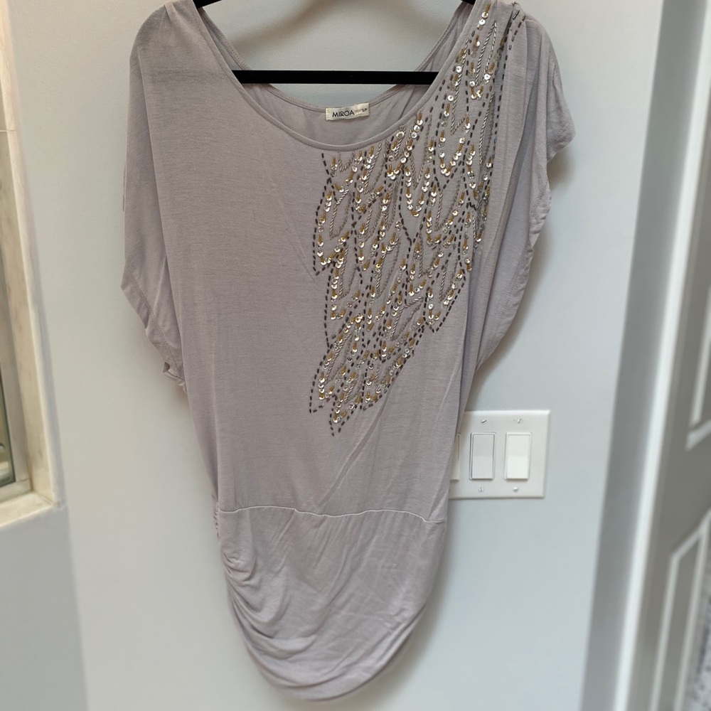 Dressy grey shirt with cute detail on front